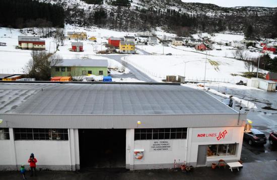Une halte à Torvik pour déposer et prendre fret et passagers