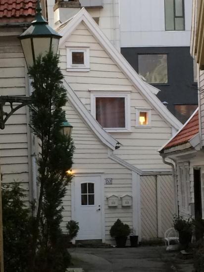De petites maisons locales bien cachées