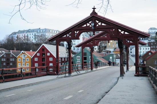 Le vieux pont sur la Nidelva