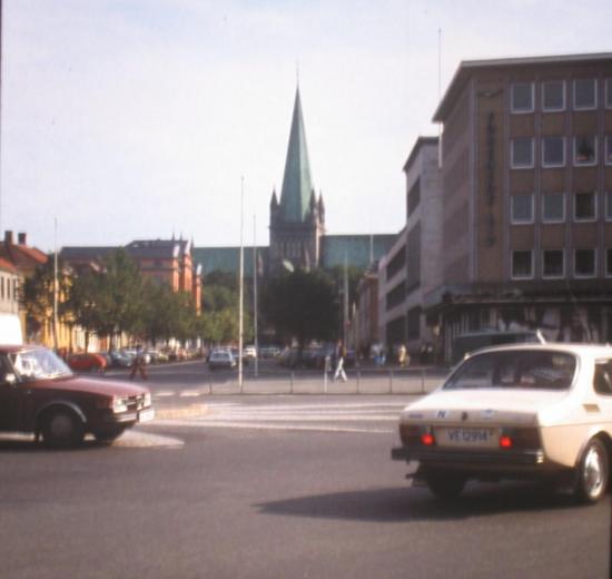 1979, Trondheim, au loin la cathédrale Nidaros